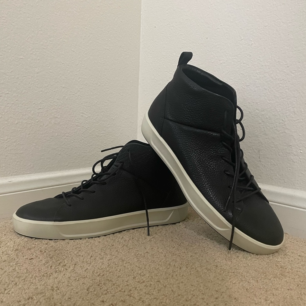 NWT ECCO Woman's Sneakers Danish Design High Top Black Leather EUR 40 Size US 9